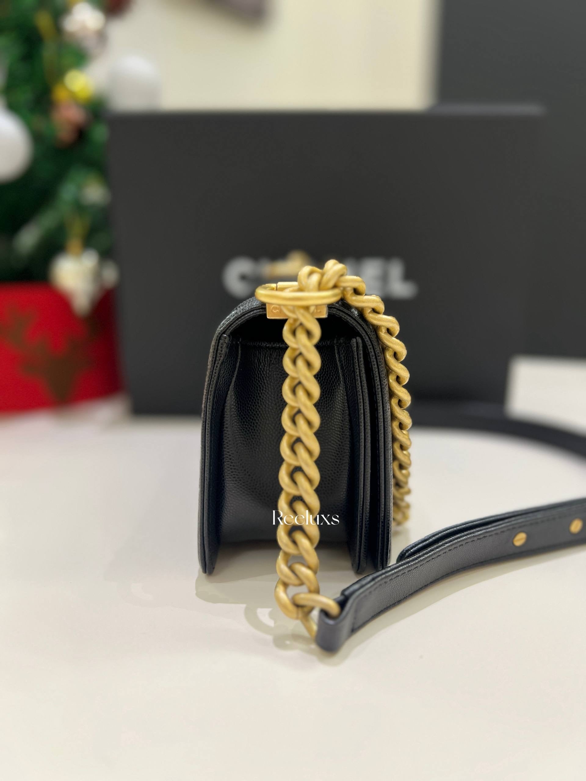 Full Set Microchip CHANEL Boy Caviar Skin Small Flap Women's Sling Bag