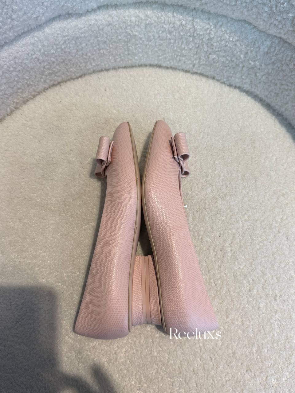 Ferragamo viva flats in nude