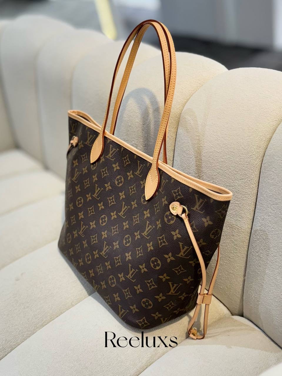LOUIS VUITTON LV Neverfull MM Monogram Tote Bag