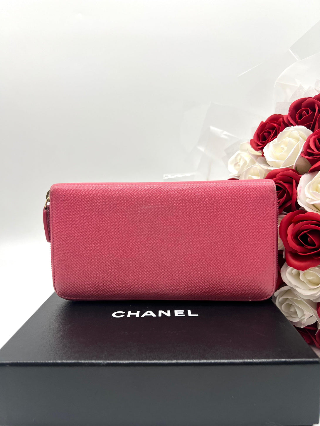 Chanel Round Zipper Long
Wallet - Reeluxs 