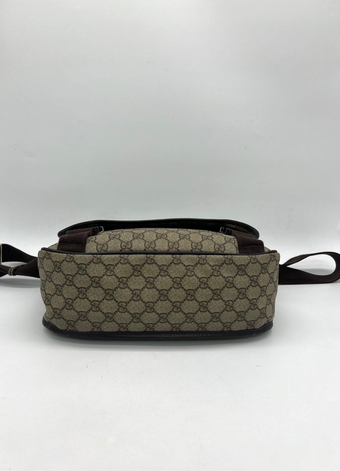 GUCCI Supreme Messenger Bag - Reeluxs 