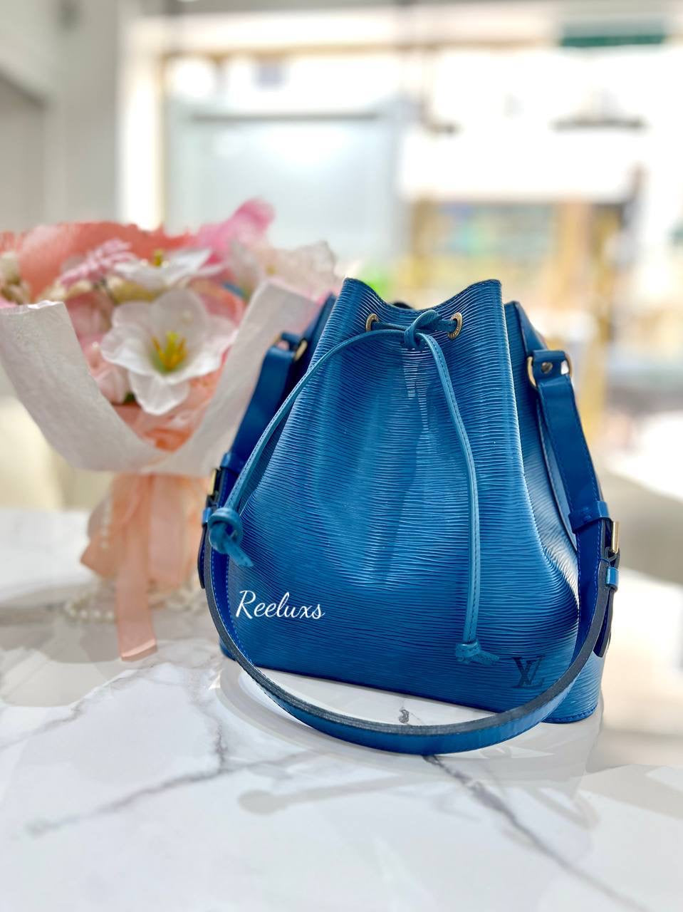 LOUIS VUITTON LV Blue Epi Leather Noe PM Draw String Shoulder Bag