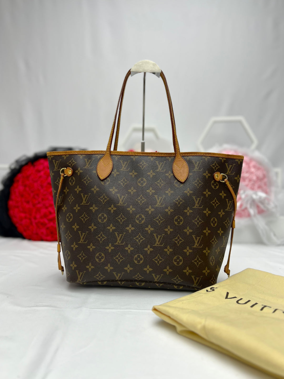 Louis Vuitton Monogram Neverfull MM Tote Bag