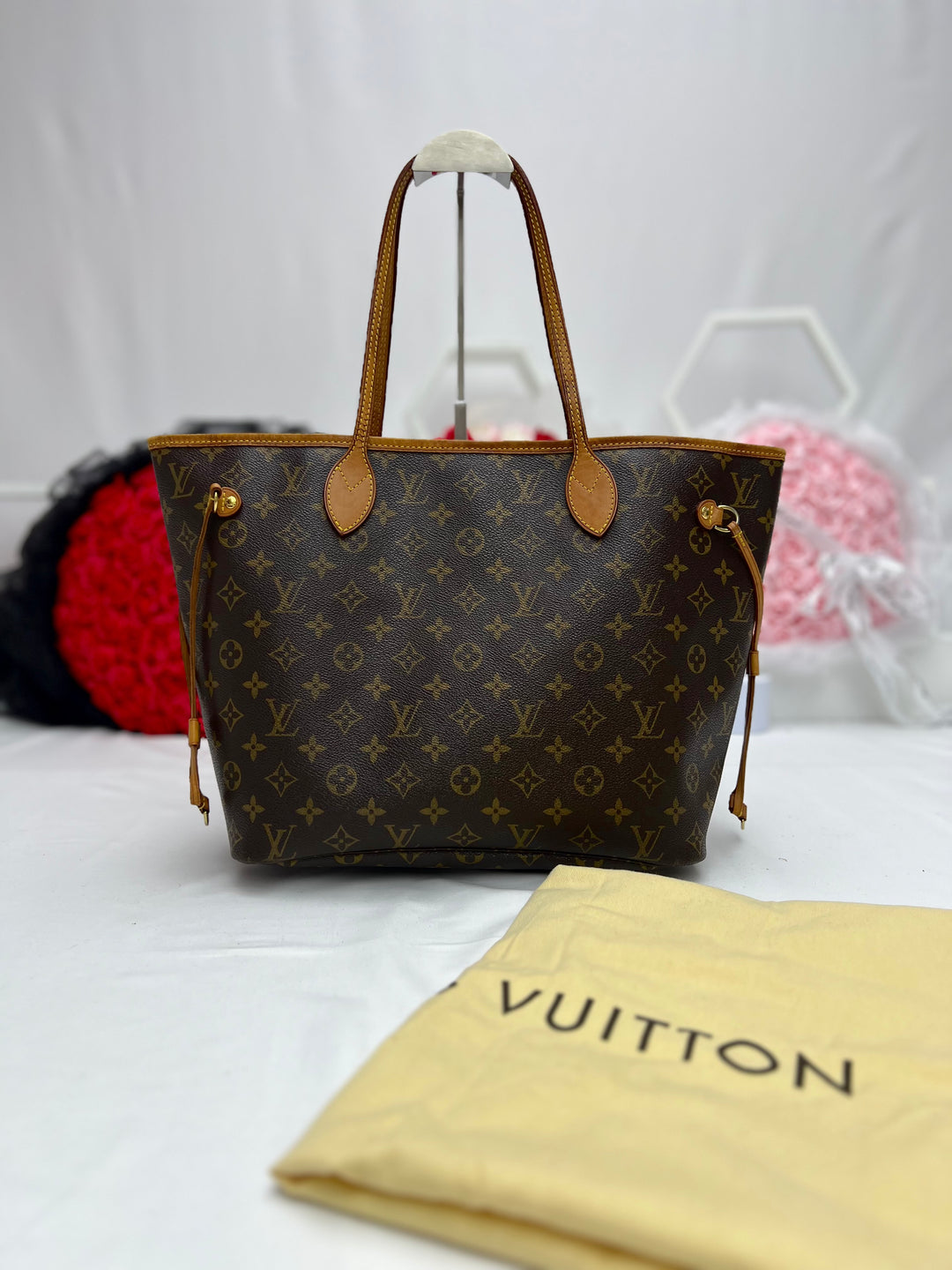 Louis Vuitton Monogram Neverfull MM Tote Bag