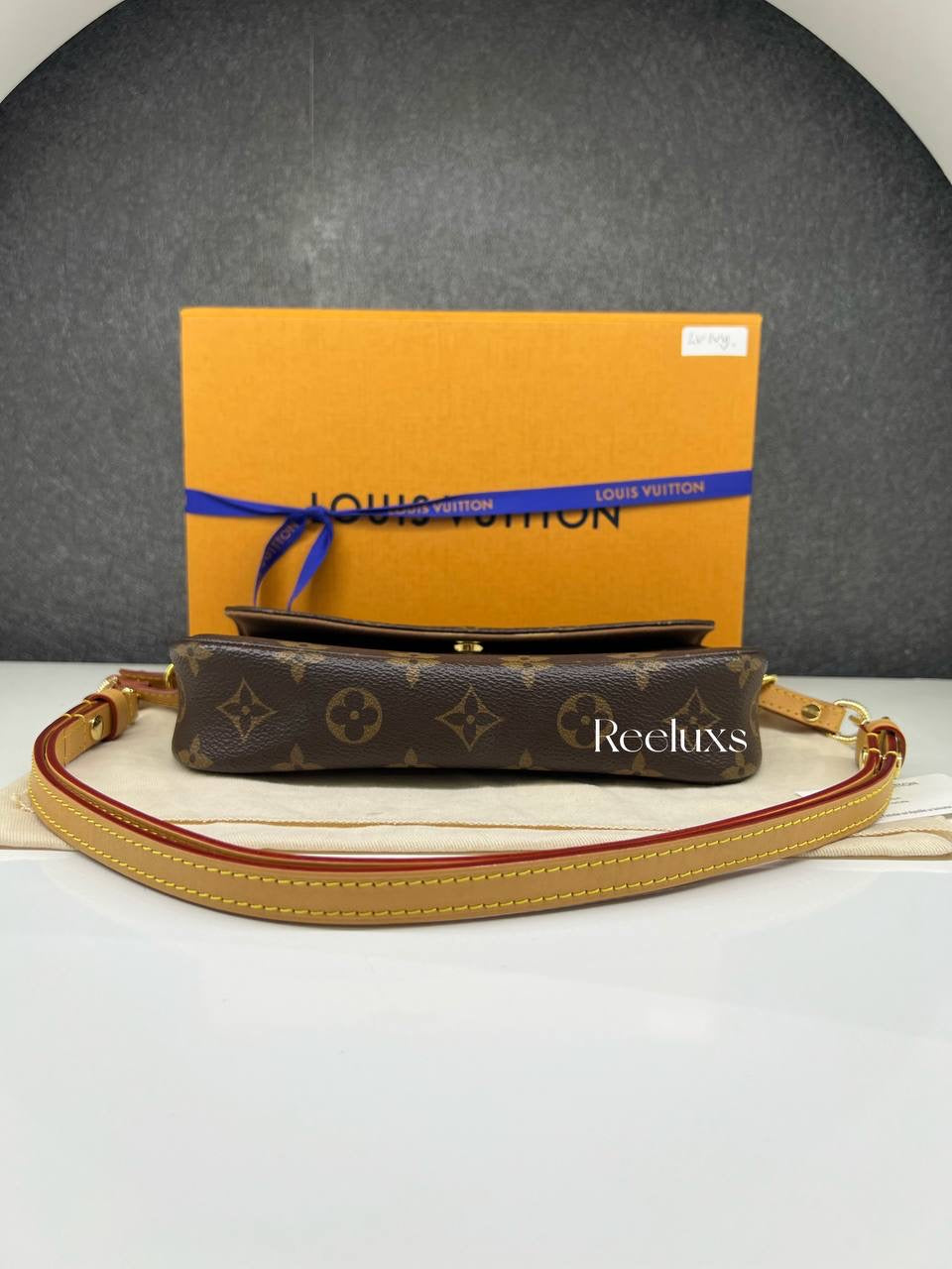 LOUIS VUITTON LV Wallet On Chain Ivy Monogram Canvas Shoulder Bag