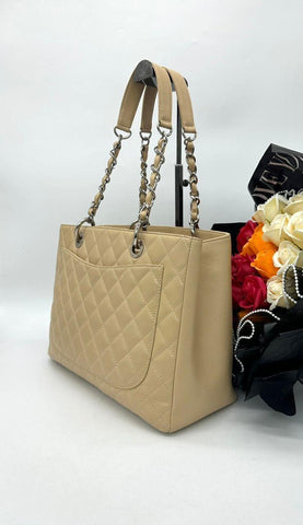 CHANEL GST Beige Caviar Leather Shoulder Bag For Women - Reeluxs 