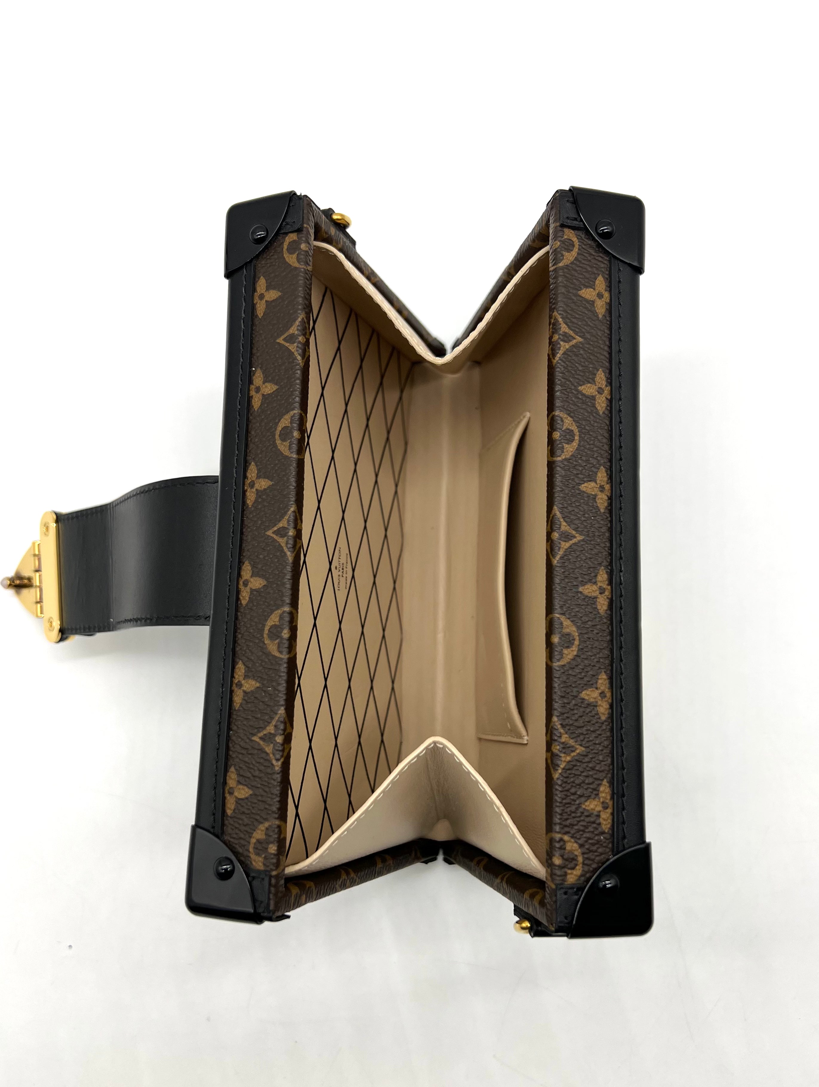 Authentic LOUIS VUITTON Monogram Petit M45943 Shoulder bag - Reeluxs 