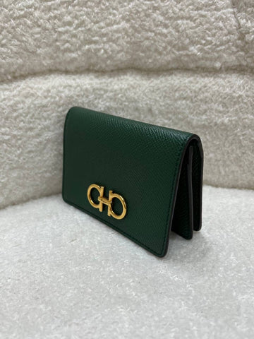 FERRAGAMO Fullset Gancini Compact Wallet In Green