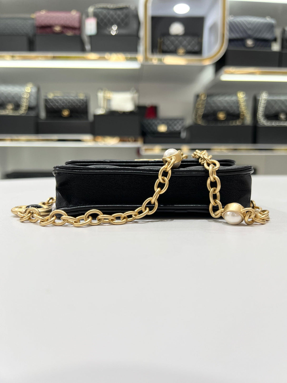 Full Set Microchip CHANEL Black Lambskin , Enamel & Gold - Tone Metal Women’s Card Holder with Chain - Reeluxs 