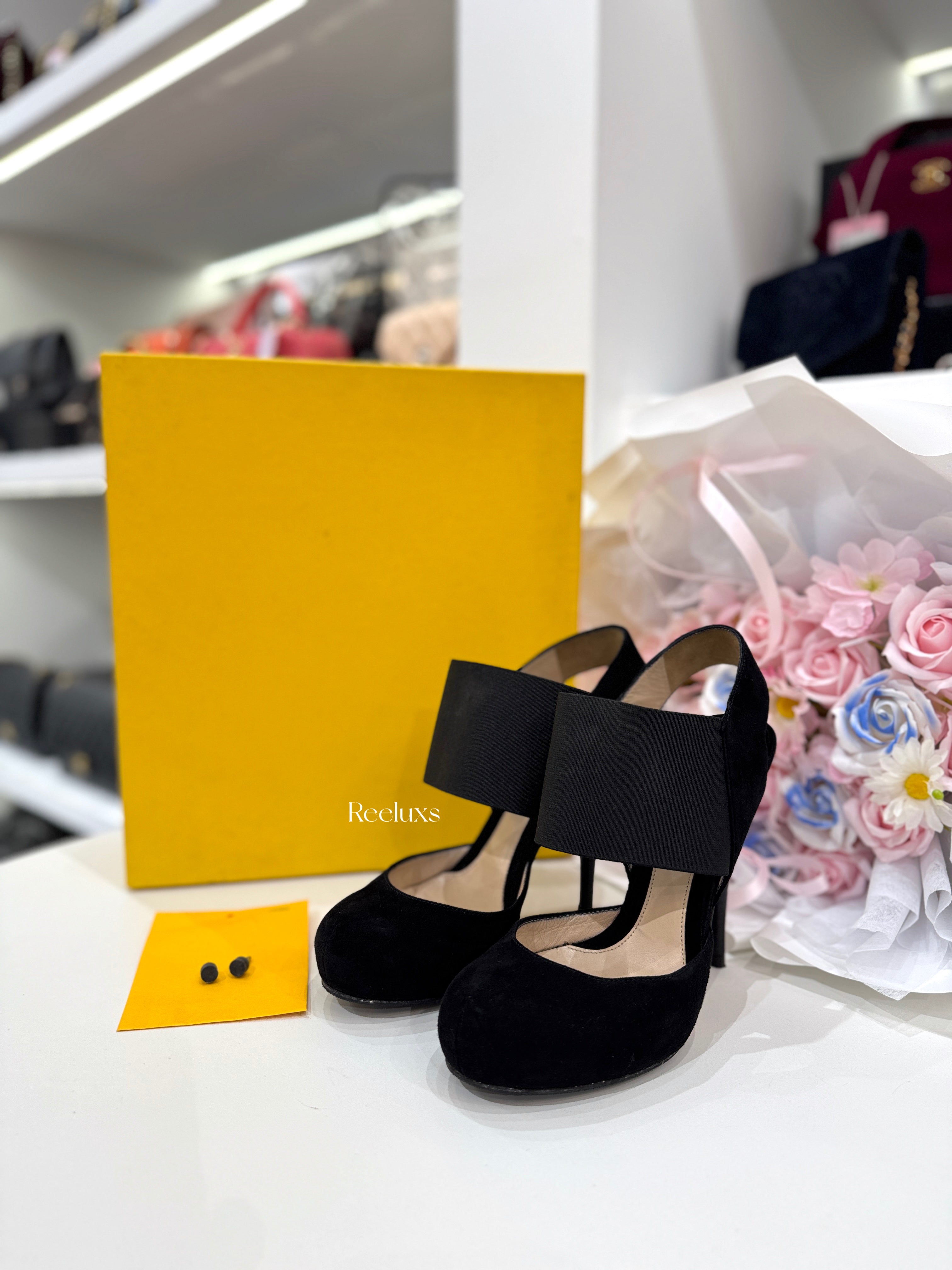 FENDI Feline Black Suede Pumps