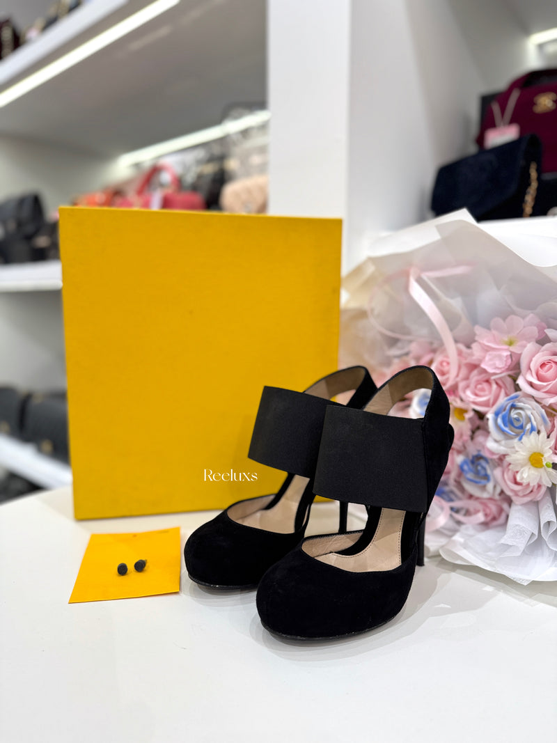 FENDI Feline Black Suede Pumps