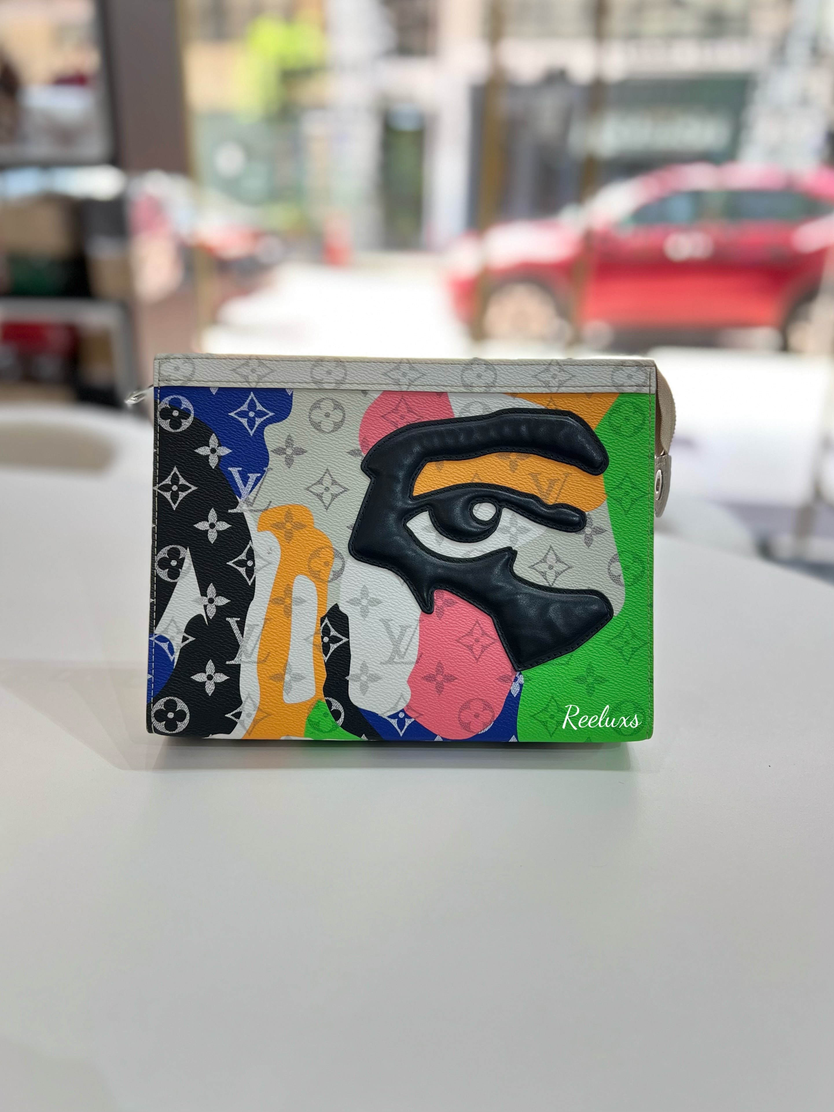 LOUIS VUITTON LV Pochette Voyage For Men