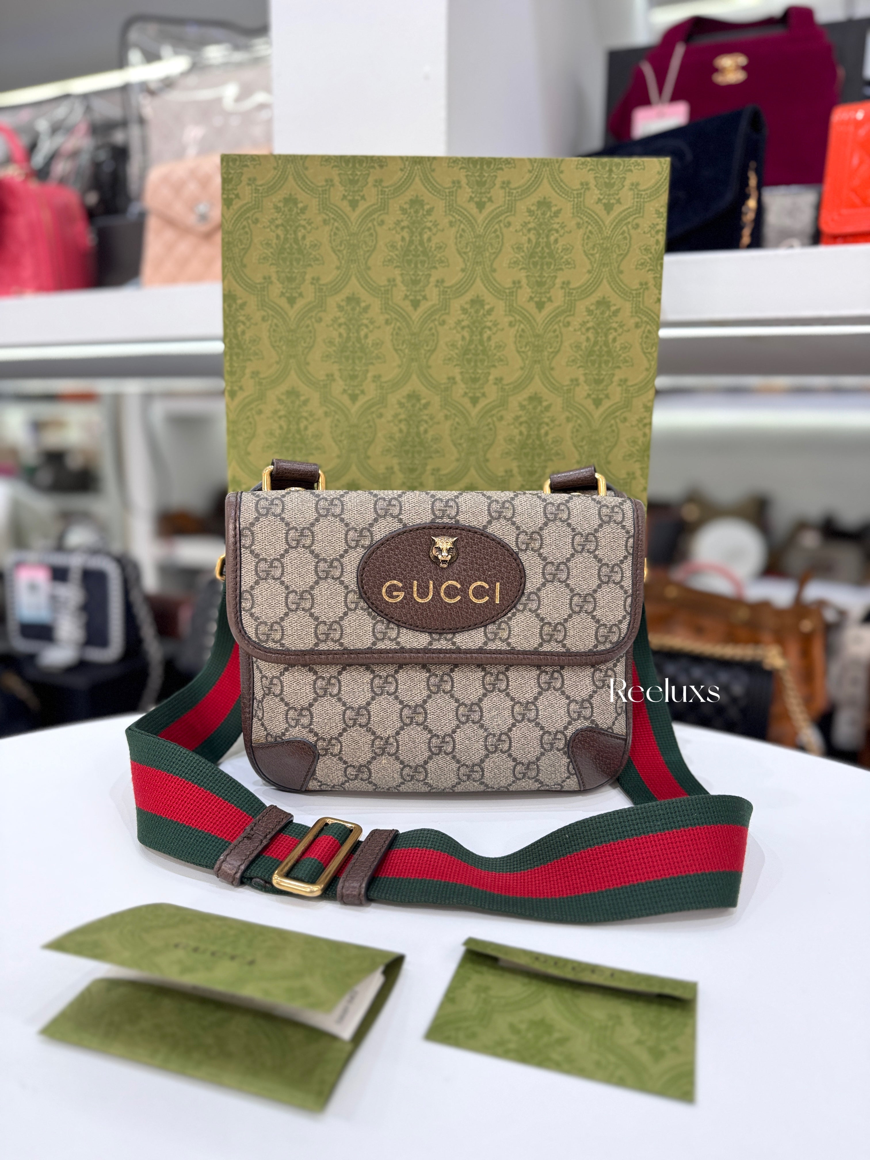 GUCCI Neo Vintage GG Supreme Messenger Bag