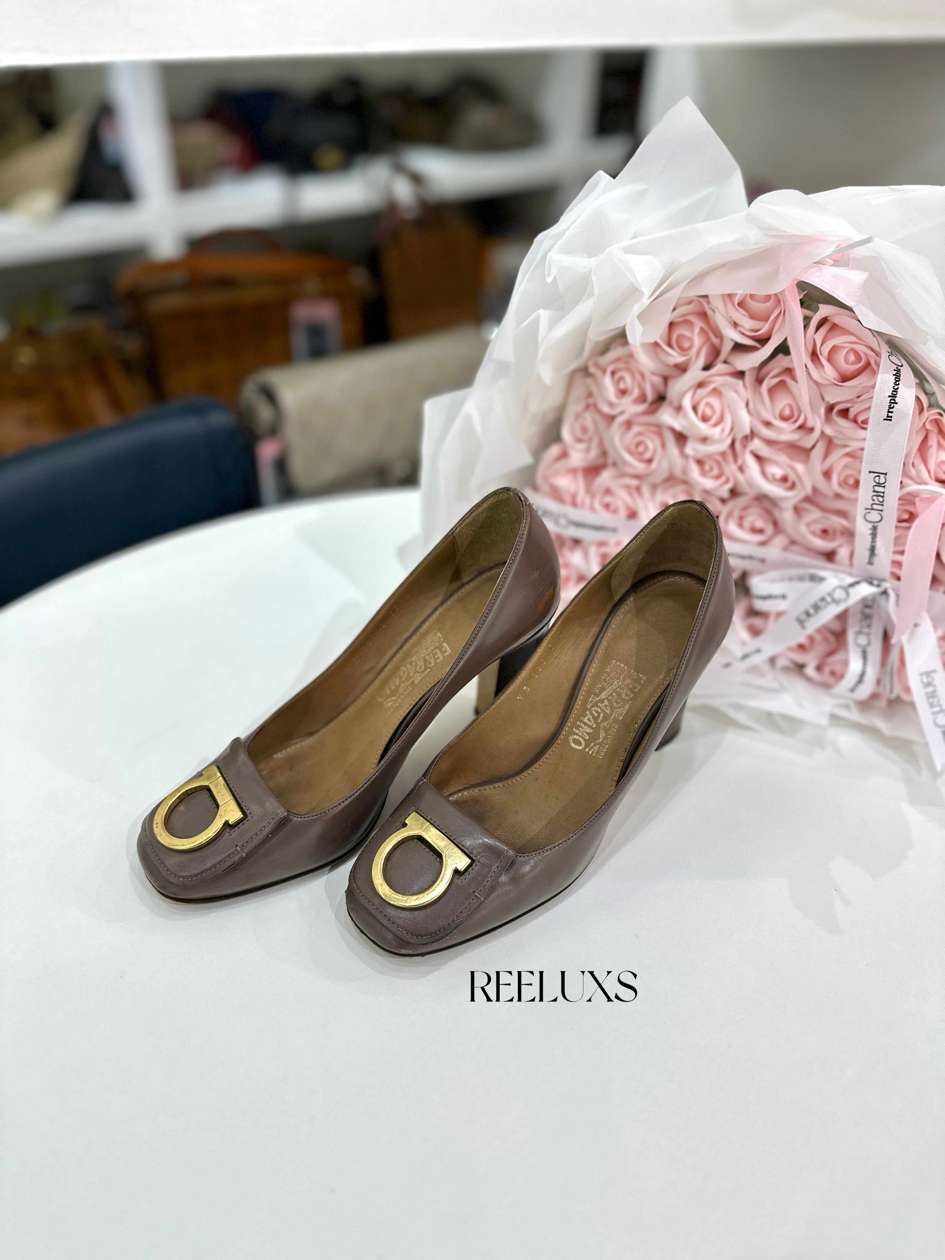 FERRAGAMO Maxi Gancini Pump