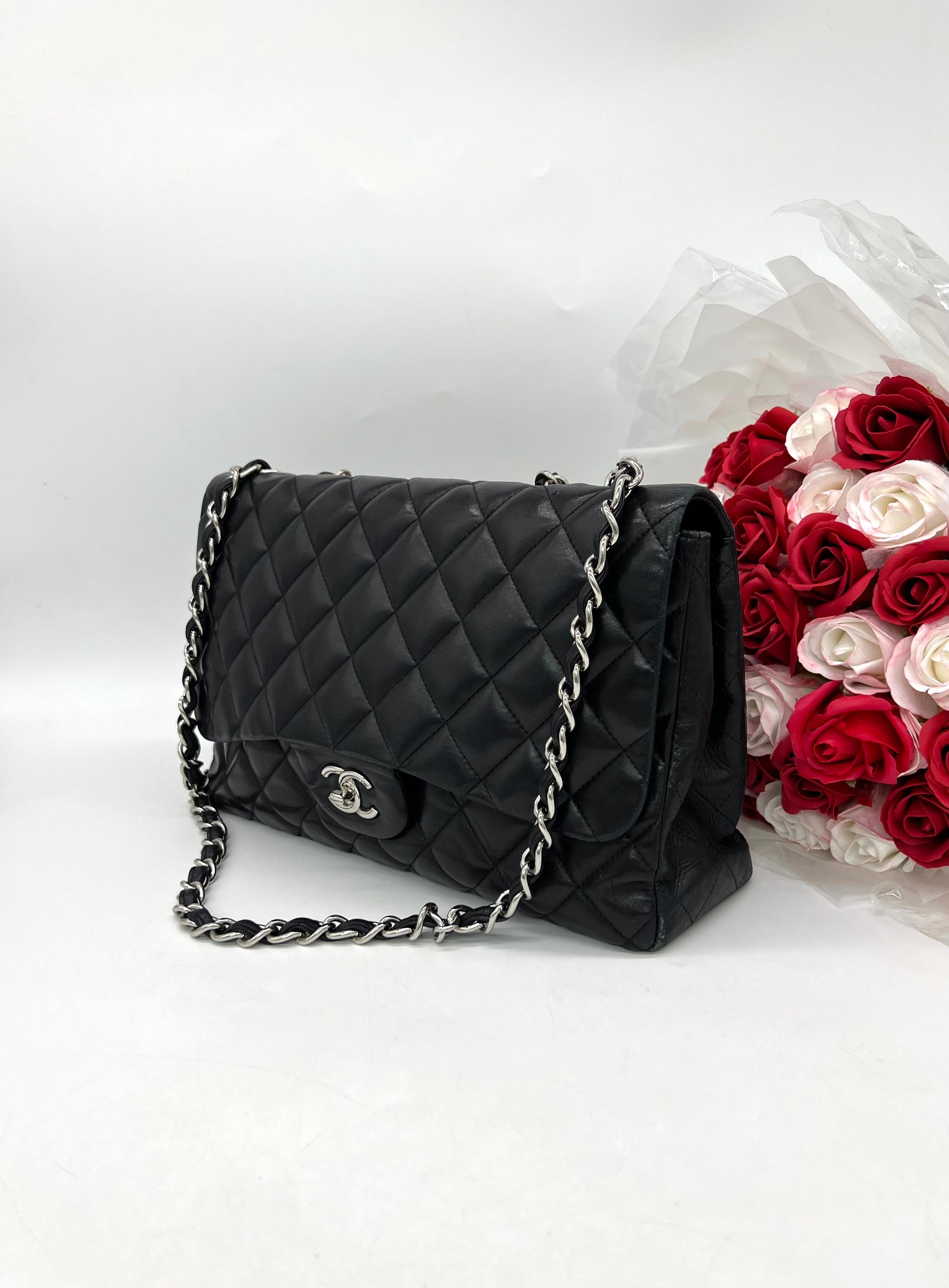 CHANEL Black Lambskin Maxi Single Flap For Women Shoulder Bag - Reeluxs 