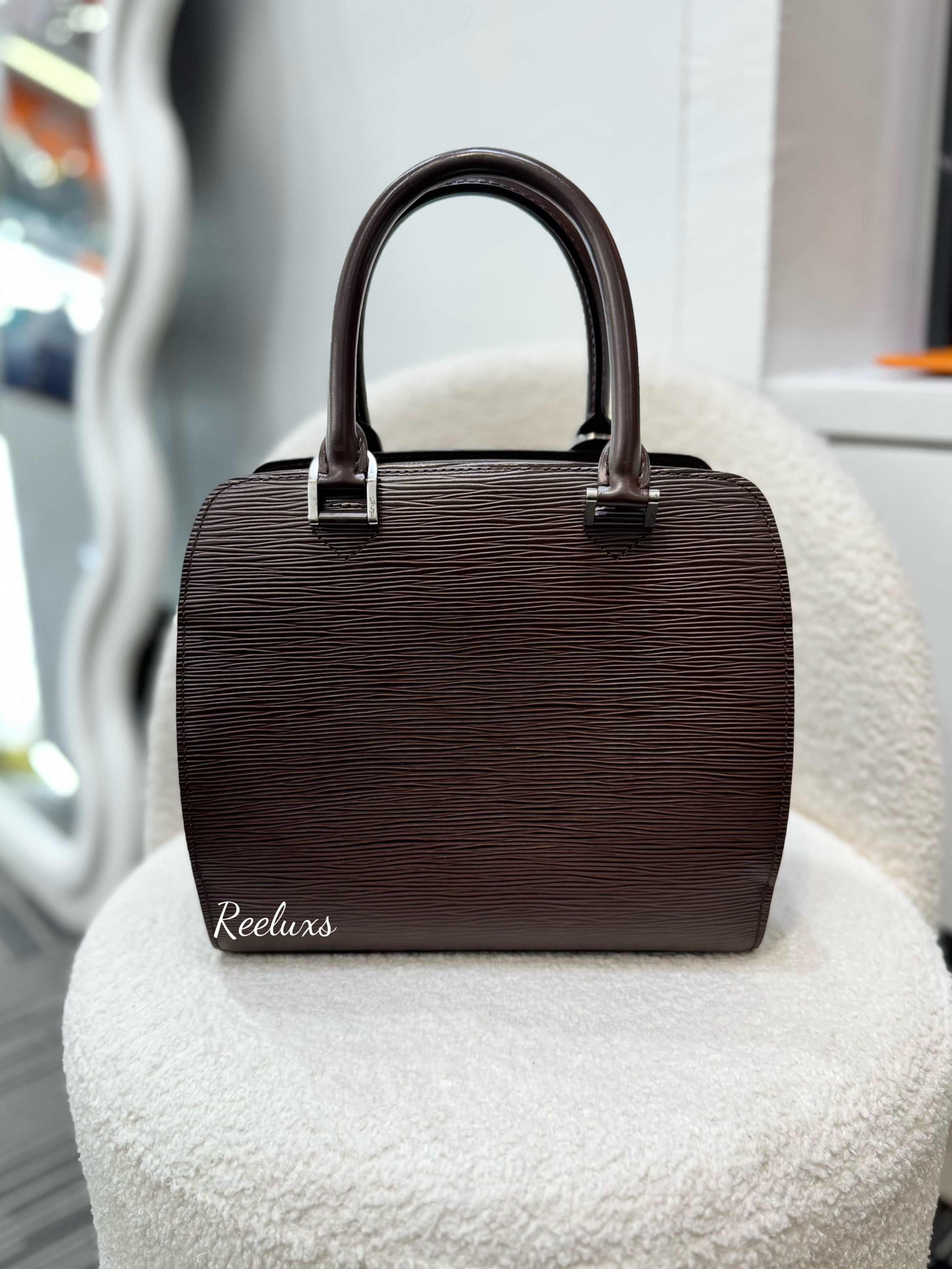 LOUIS VUITTON LV Epi Pont Neuf Handbag Brown