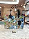 GUCCI GG Supreme Monogram Blooms Reversible Tote Bag