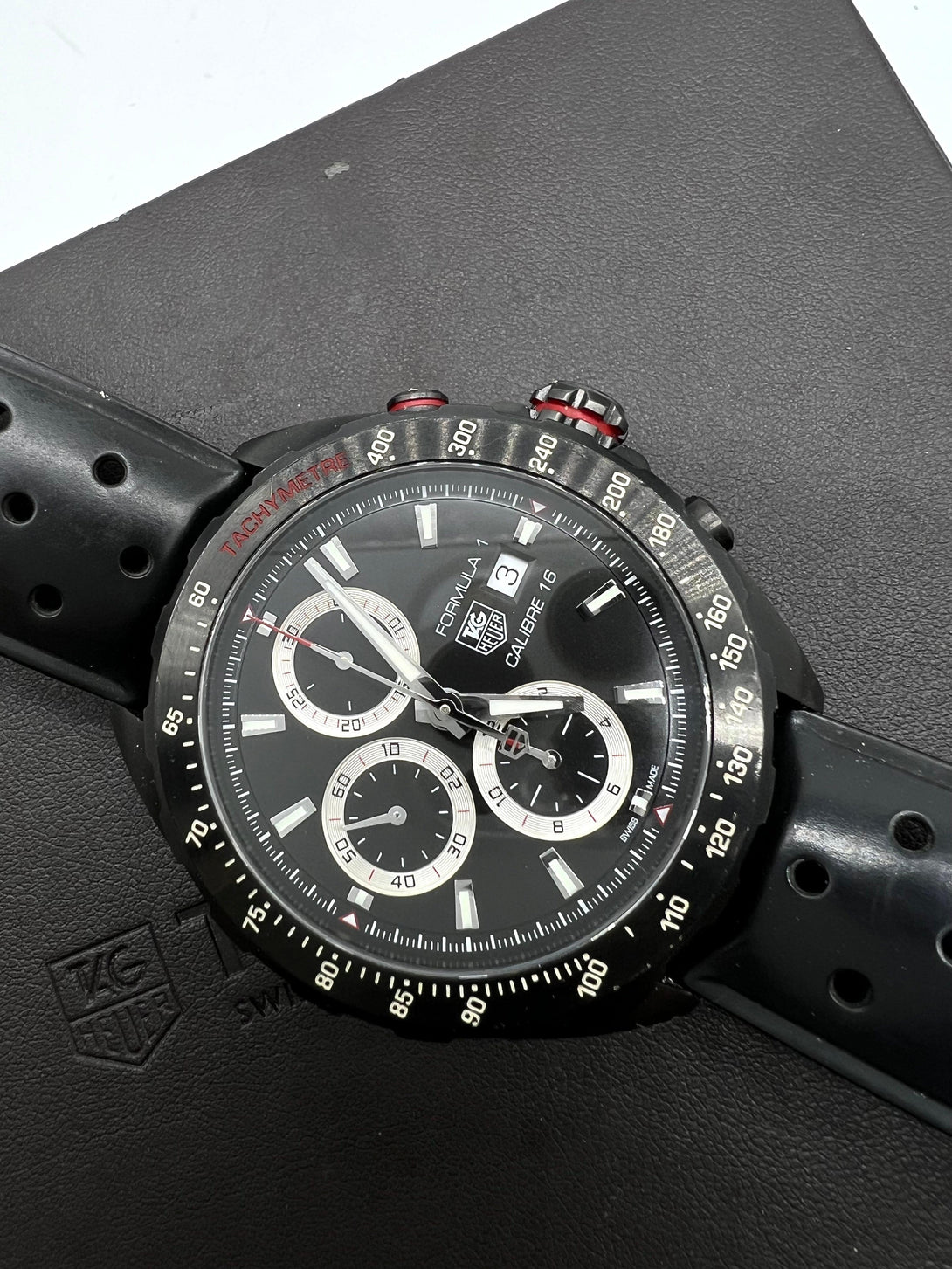 TAG HEUER CAZ2011 - Formula 1 Calibre 16 Automatic
Chronograph Black Dial Men's Watch - Reeluxs 