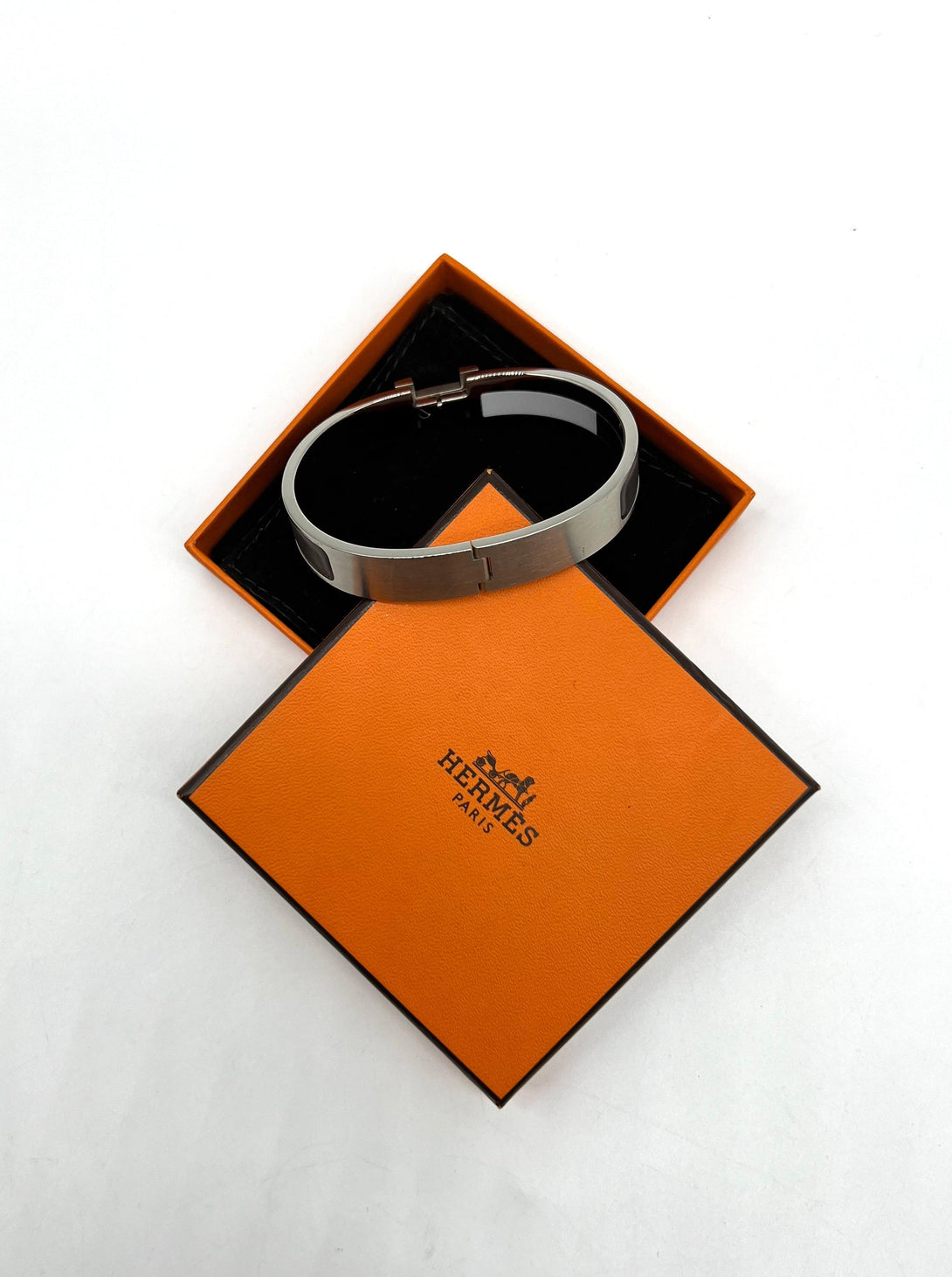 HERMES Matte Enamel Narrow Clic Clac HH Bracelet Etain - Reeluxs 