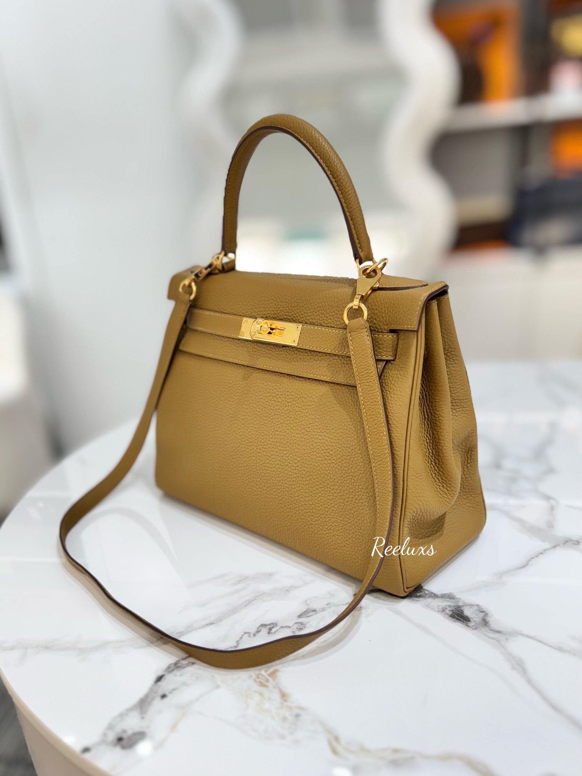 HERMES Kelly 28 Gold Hardware Handbag - Shoulder Bag ( 2- Way ) - GHW