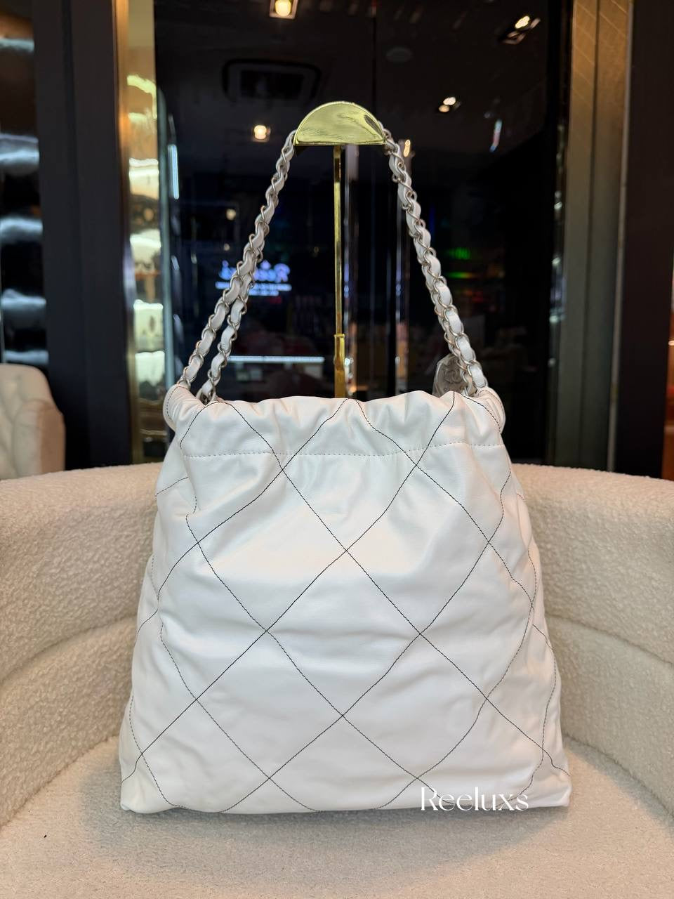 White Chanel 22 Handbag - HOBO BAG