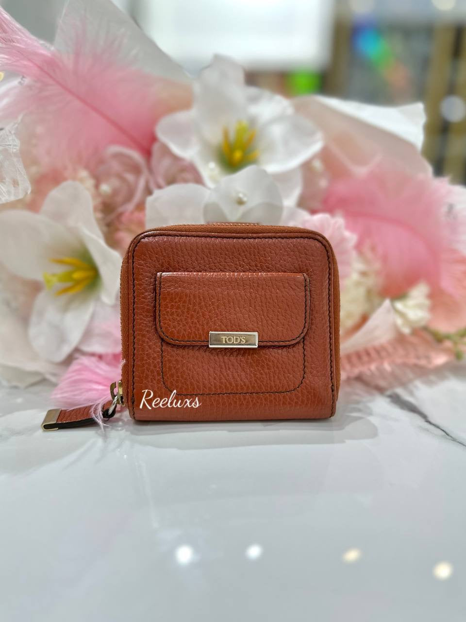 TOD'S Leather Compact Bifold & Coin Wallet