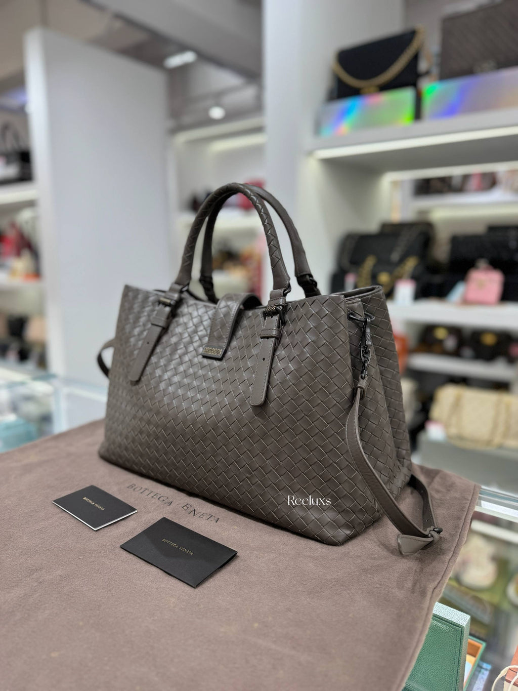 BOTTEGA Veneta Roma Intrecciato Leather Tote Bag