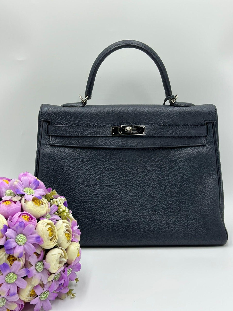 HERMES Kelly bag 32 Retourne Blue nuit
Togo leather Silver hardware - Reeluxs 