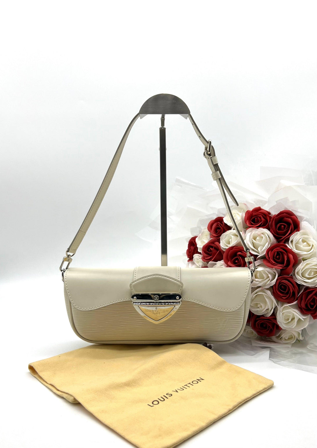 LOUIS VUITTON White Epi Leather Montaigne Clutch Bag - Reeluxs 