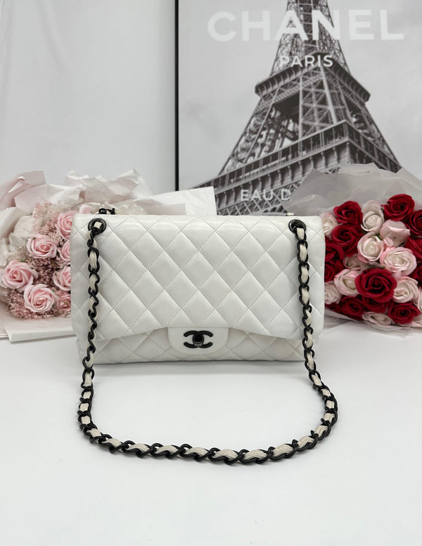 CHANEL Classic Jumbo Double Flap Bag - Reeluxs 