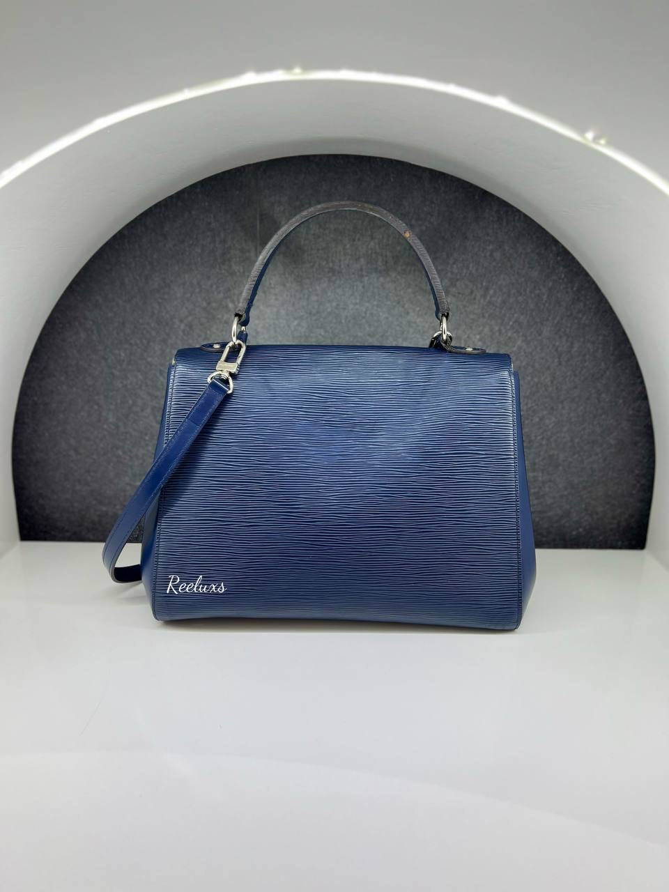 LOUIS VUITTON LV Cluny MM Epi Leather Top Handle Shoulder bag