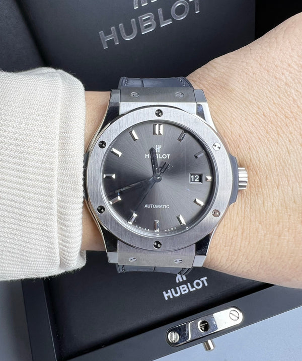 HUBLOT Classic Fusion Racing 42mm Automatic Date Titanium Grey Dial 542.NX.7071.LR Men Watch