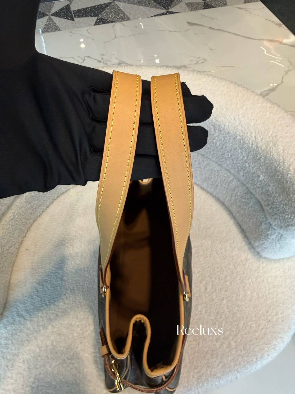 LOUIS VUITTON LV Batignolles Horizontal Shoulder Bag