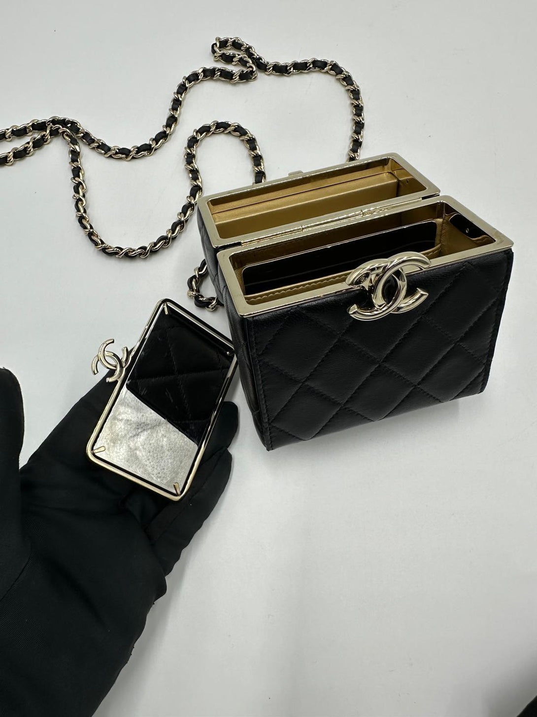 Chanel Black Quilted Lambskin Box Chain Vanity SHW - Reeluxs 