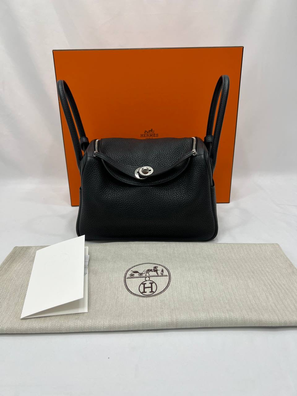 FULL SET HERMES Lindy 26 Taurillon Clemence Noir With Palladium Hardware