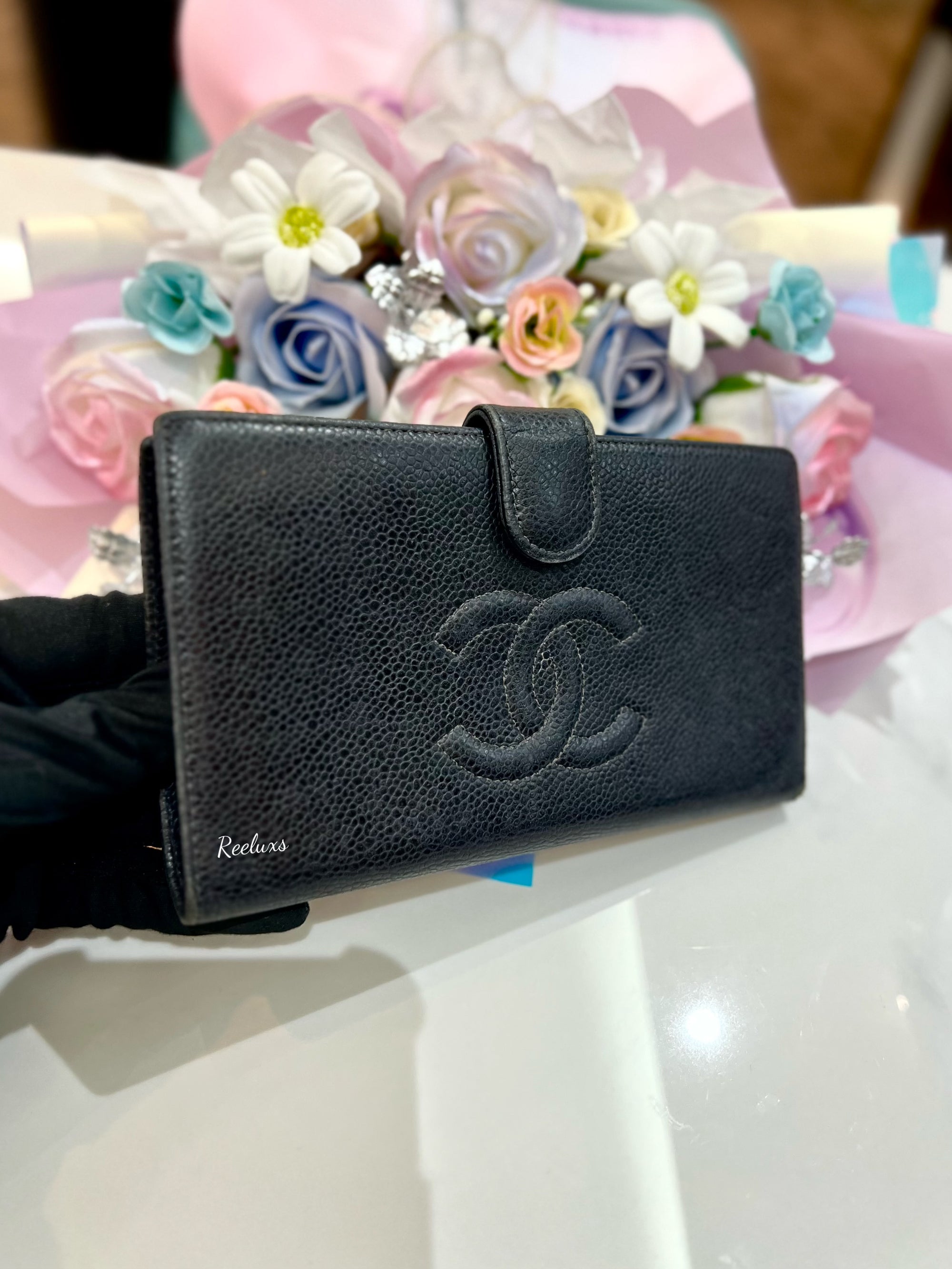 CHANEL Vintage CC Caviar Leather Bifold Wallet Black