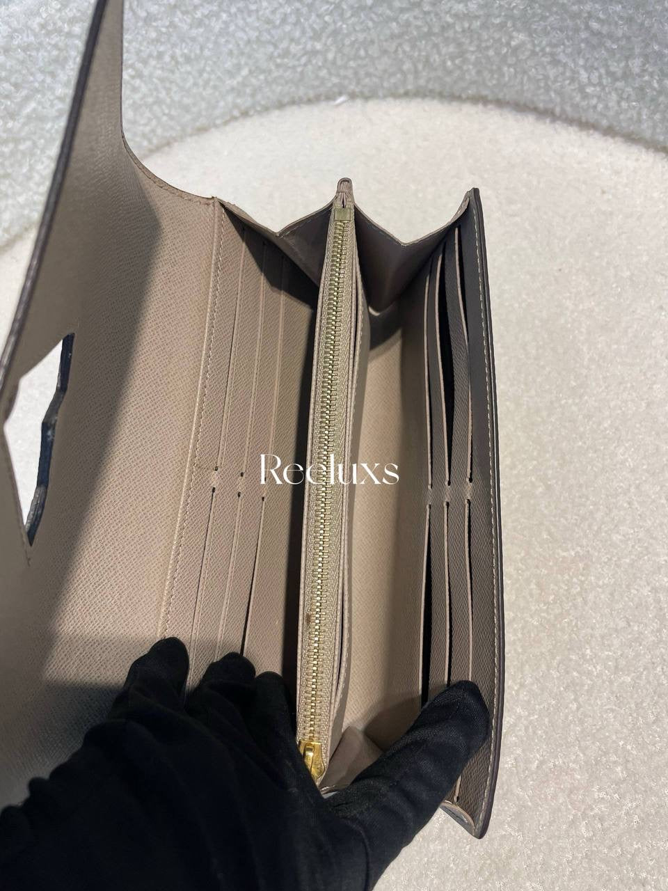 LOUIS VUITTON LV  Twist Wallet Galet Epi Leather