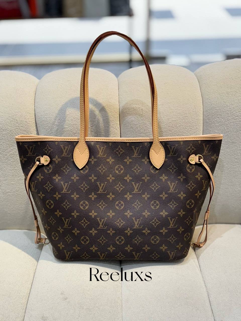 LOUIS VUITTON LV Neverfull MM Monogram Tote Bag