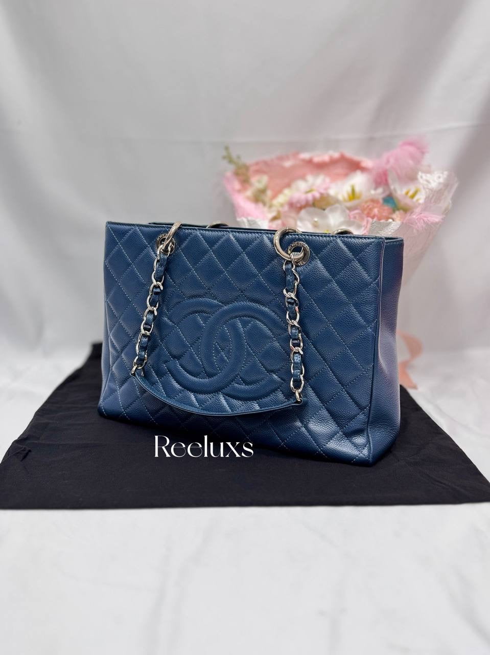 CHANEL Caviar Grand Shopping Tote Bag