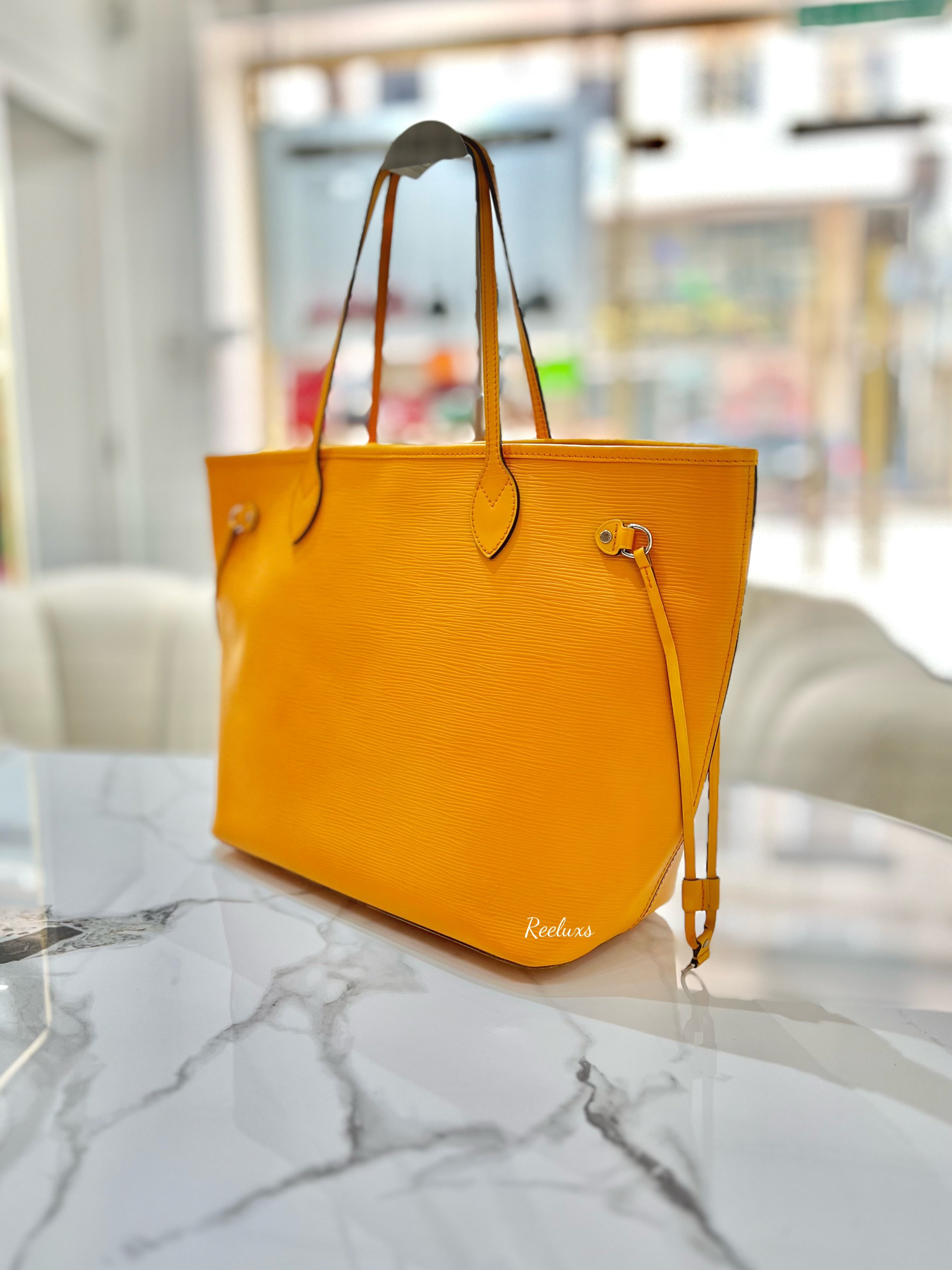 LOUIS VUITTON LV Yellow Epi Neverfull MM