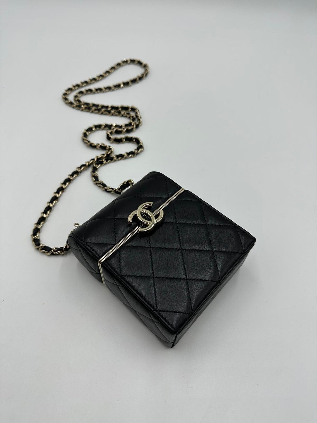 Chanel Black Quilted Lambskin Box Chain Vanity SHW - Reeluxs 