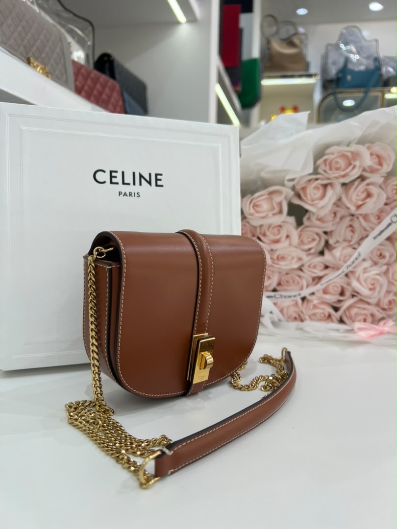 CELINE Small 16 Wallet On Chain (WOC)