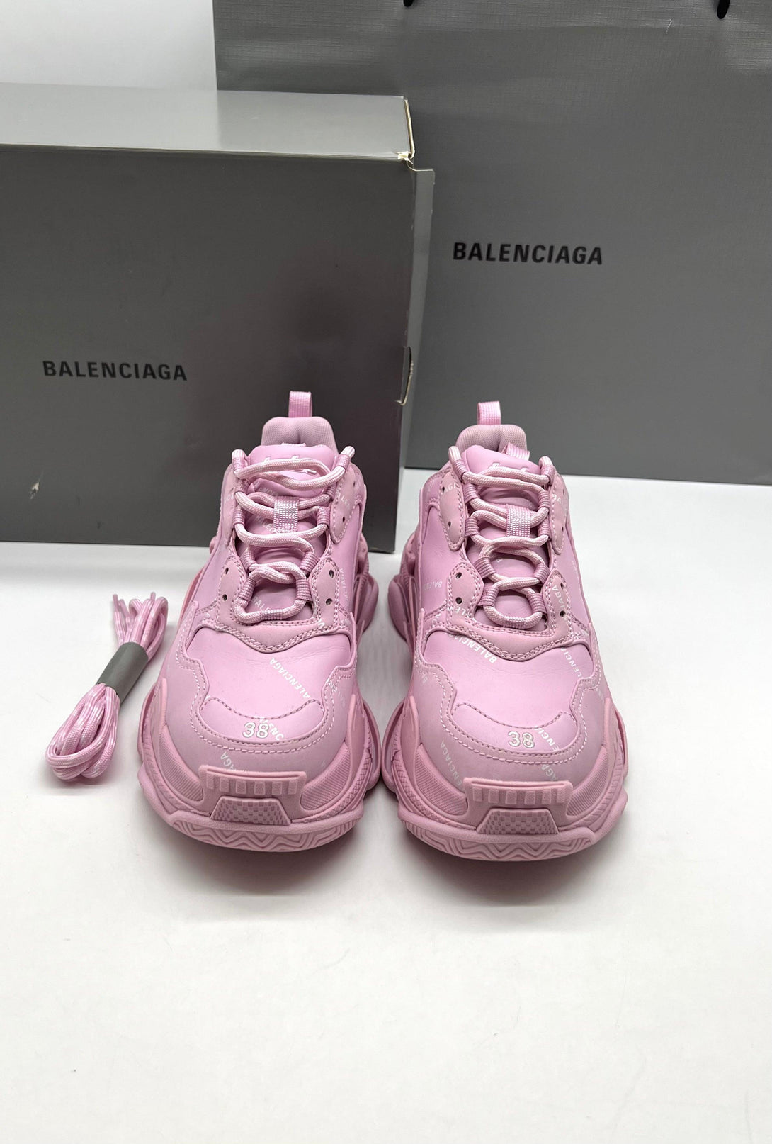 BALENCIAGA TRIPLE S PINK AND WHITE - Reeluxs 