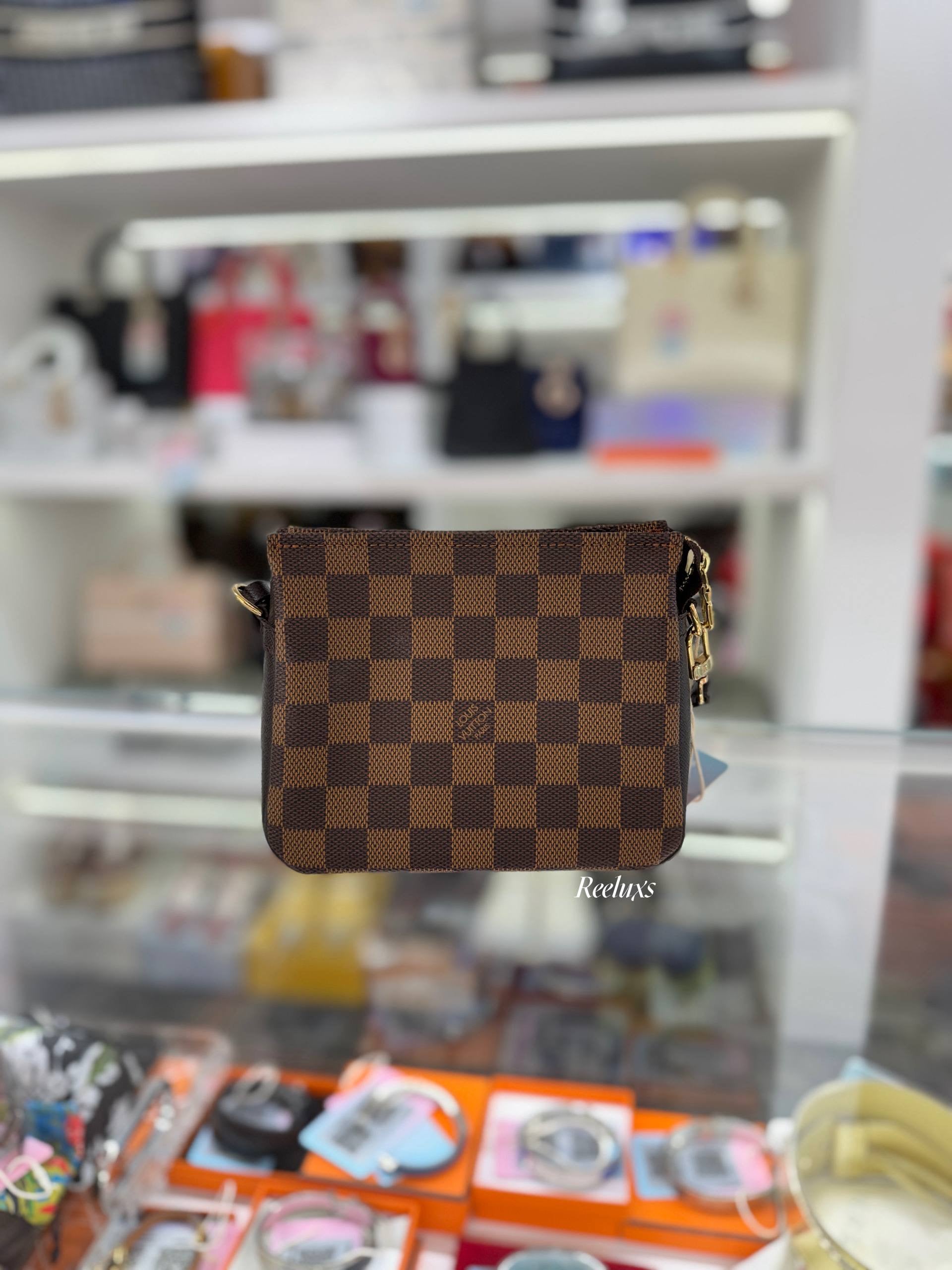 LOUIS VUITTON Damier Ebene Trousse Makeup Bag