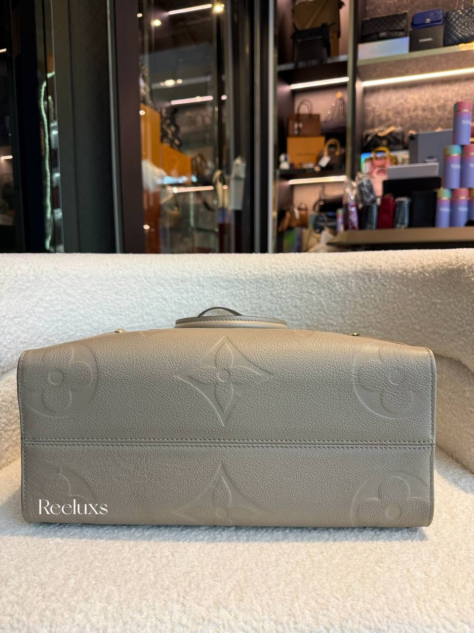 Louis Vuitton LV Onthego MM Empreinte Beige Tote Bag