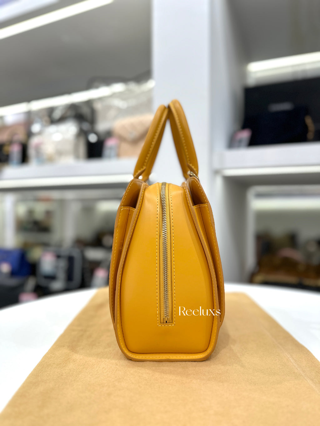 LOUIS VUITTON LV Pont Neuf (Epi Leather)