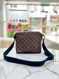 LOUIS VUITTON LV Monogram District PM Brown Messenger Bags