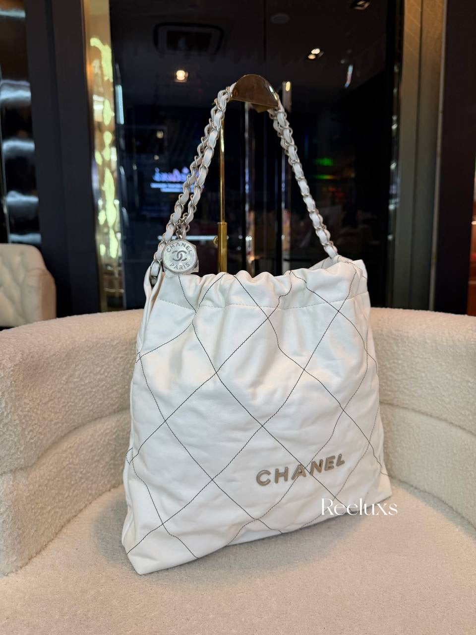 White Chanel 22 Handbag - HOBO BAG