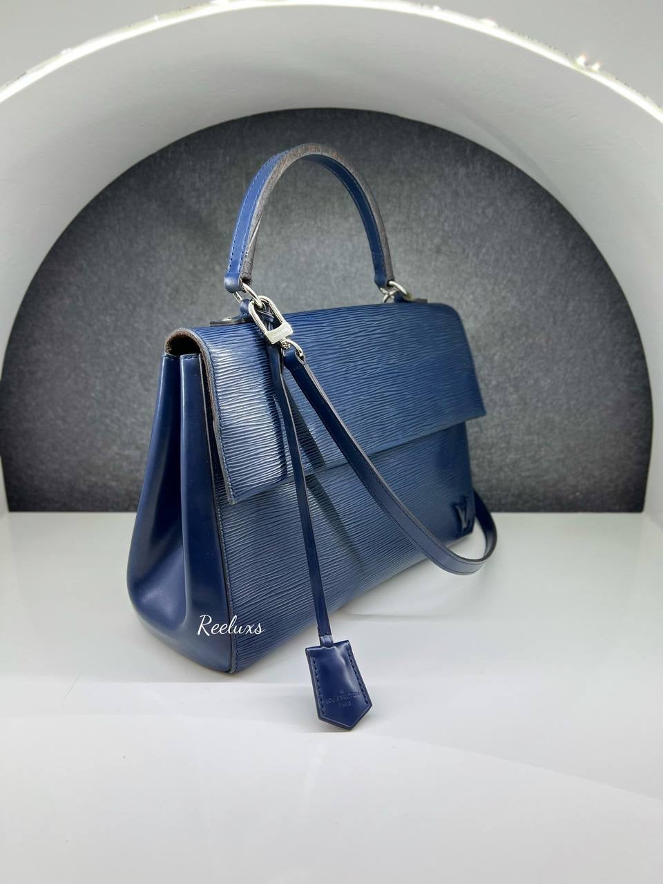 LOUIS VUITTON LV Cluny MM Epi Leather Top Handle Shoulder bag