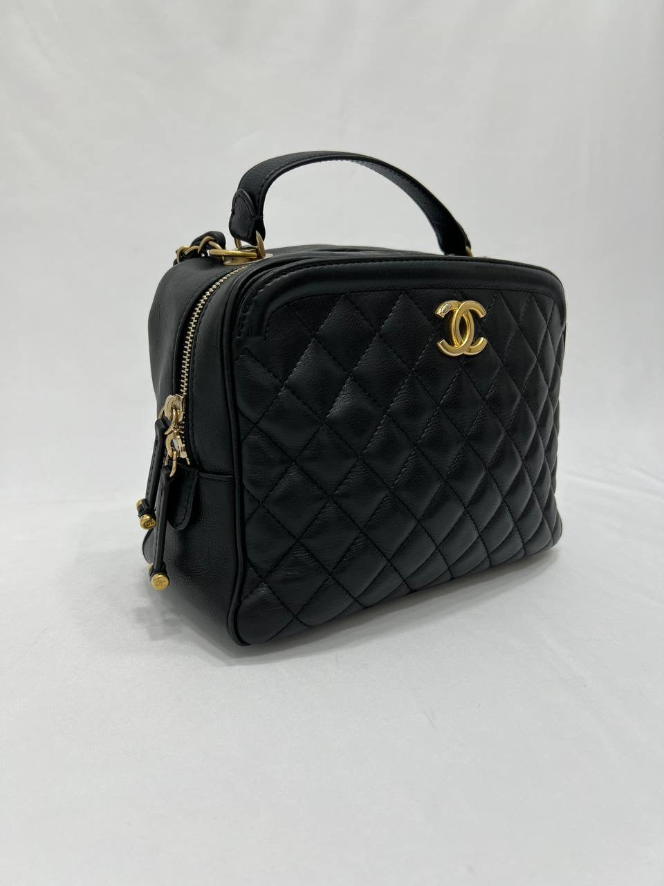 CHANEL  CC Vanity Case Black Calf Leather with Gold Hardware Hand Bag